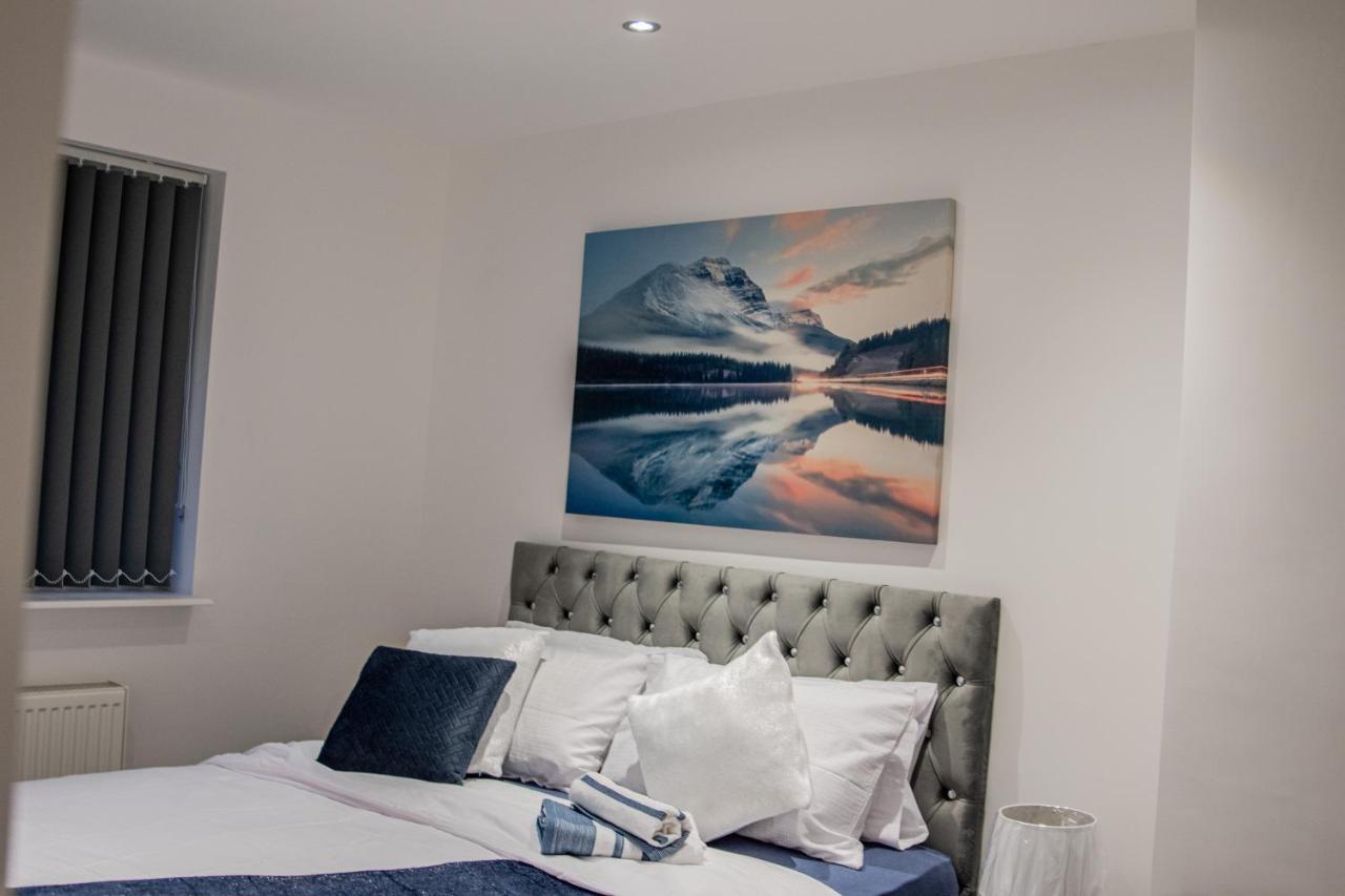 Bv Comfy Spacious 3 Bedroom House At Tatton Street Манчестер Экстерьер фото
