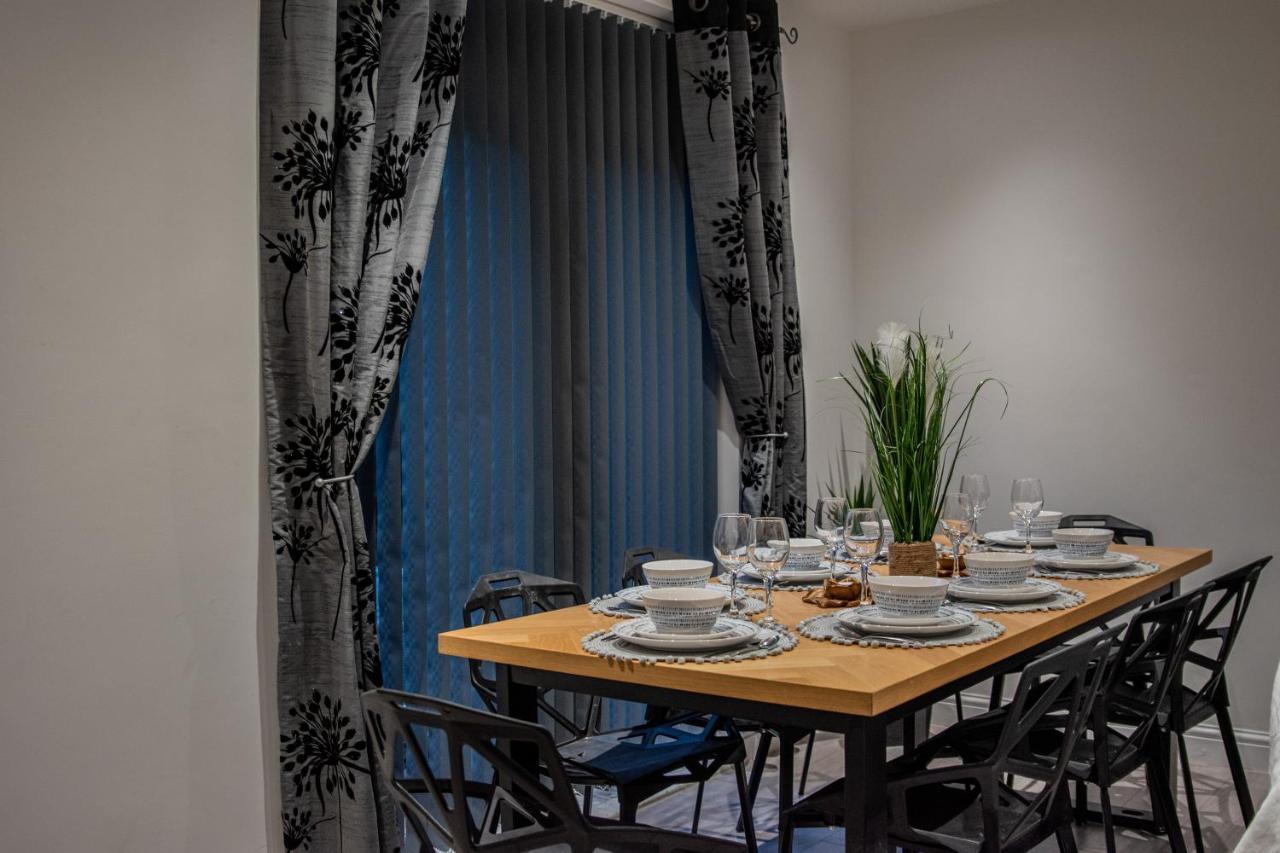Bv Comfy Spacious 3 Bedroom House At Tatton Street Манчестер Экстерьер фото